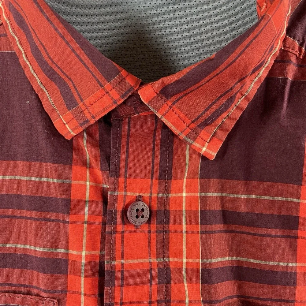 The North Face Shirt men's Medium Button Up Vented Fishing Roll Tabs Red Plaid